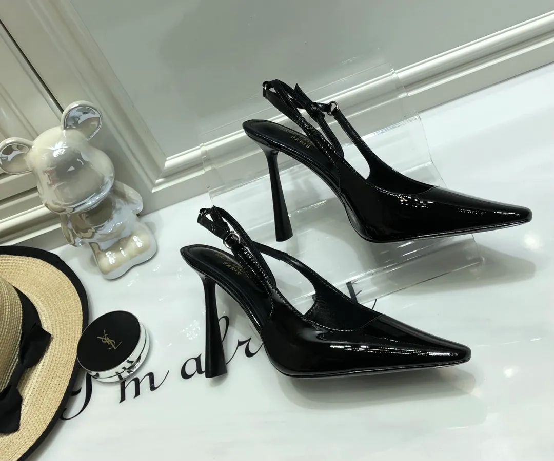 👟👟Ex-factory price 560👟👟 Top quality Saint Laurent/Yves Saint Laurent 2024 spring and summer new style👠Small square toe high heels of the same style as Rose. The layered leather high heels are very good at modifying the foot shape. In recent years, SLP has become more and more understanding of women in high heels. ysl beautiful high heels 👠Number of yards: 35-40 (41 customized, non-returnable) Upper: open edge beaded cowhide/patent leather, lining Imported sheepskin lining, sole: genuine leather outsole, heel height: 10cm (heel imported from Italy)